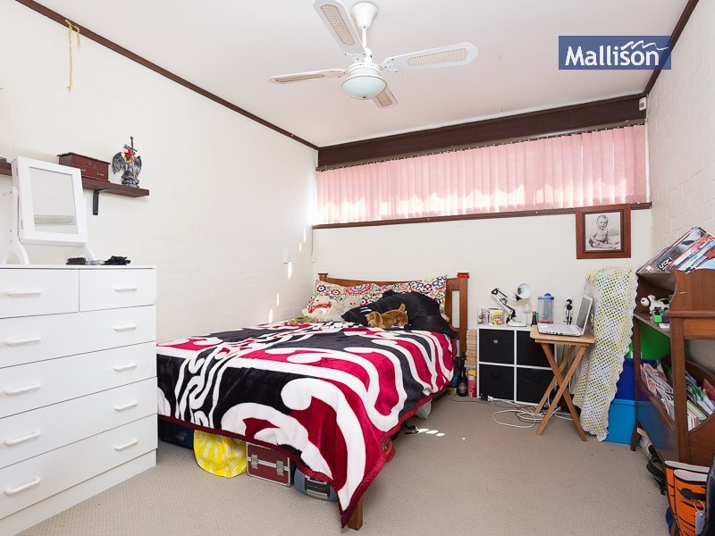 42 Tullamore Avenue, Thornlie WA 6108