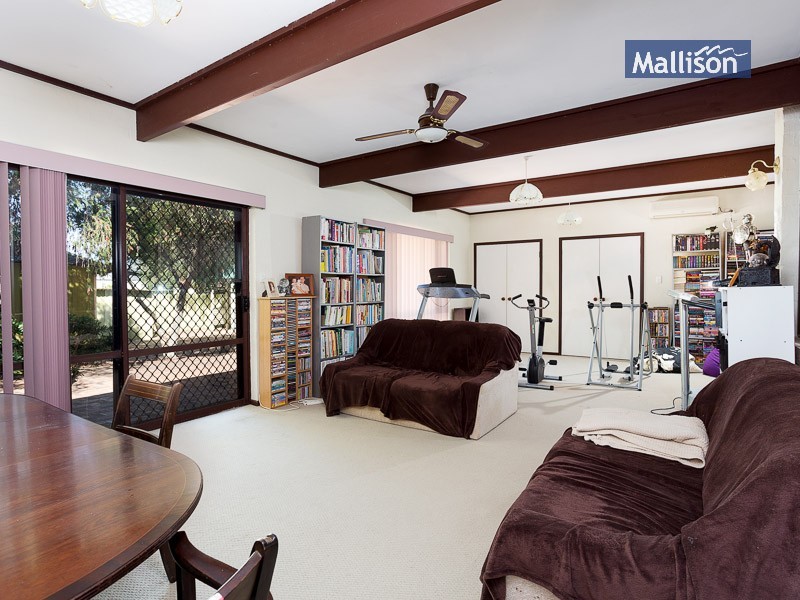 42 Tullamore Avenue, Thornlie WA 6108