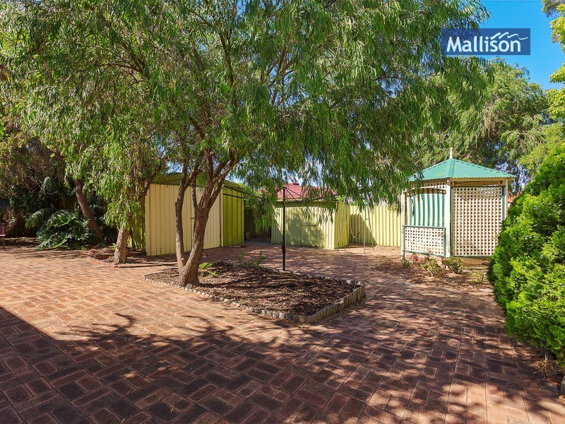 42 Tullamore Avenue, Thornlie WA 6108