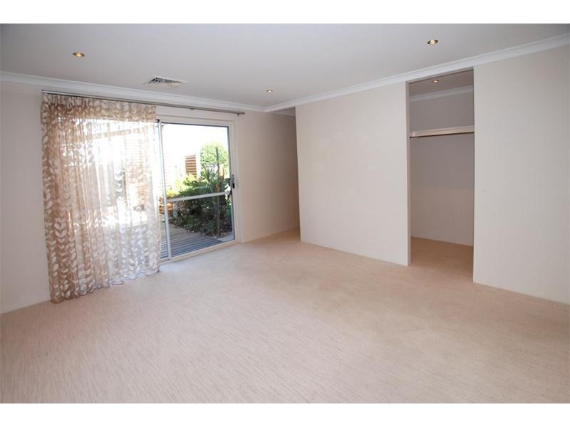 18 Warrington Road, Byford WA 6122