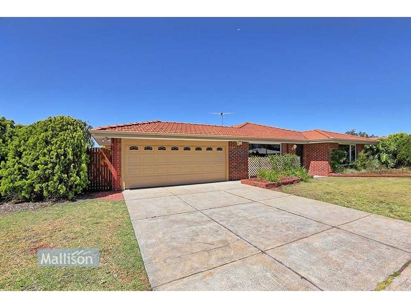 61 Forest Lakes Drive, Thornlie WA 6108