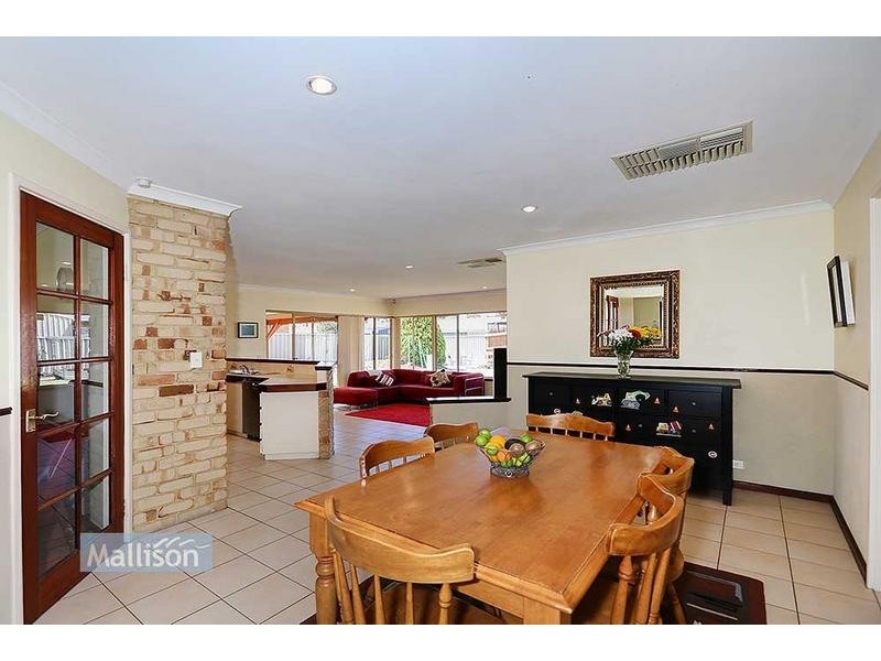 61 Forest Lakes Drive, Thornlie WA 6108