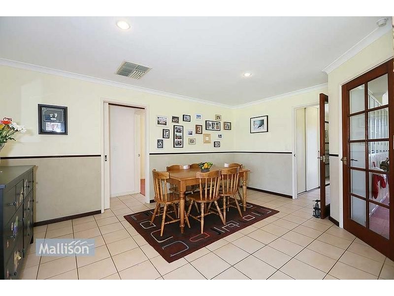 61 Forest Lakes Drive, Thornlie WA 6108