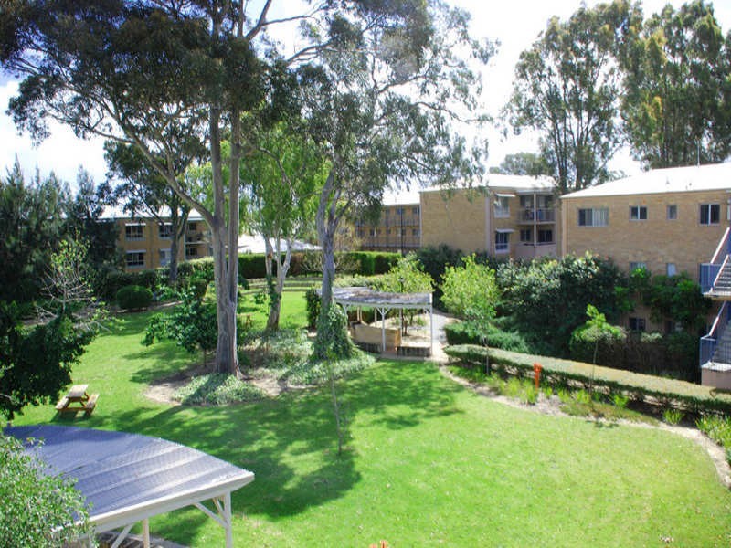 40/15 Friar John Way, Coolbellup WA 6163
