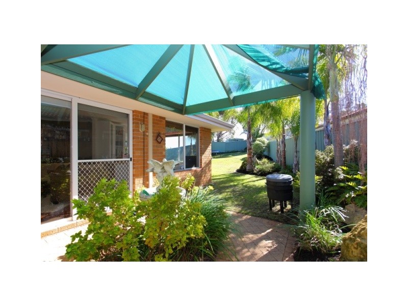 20 Woodland Dale, Canning Vale WA 6155