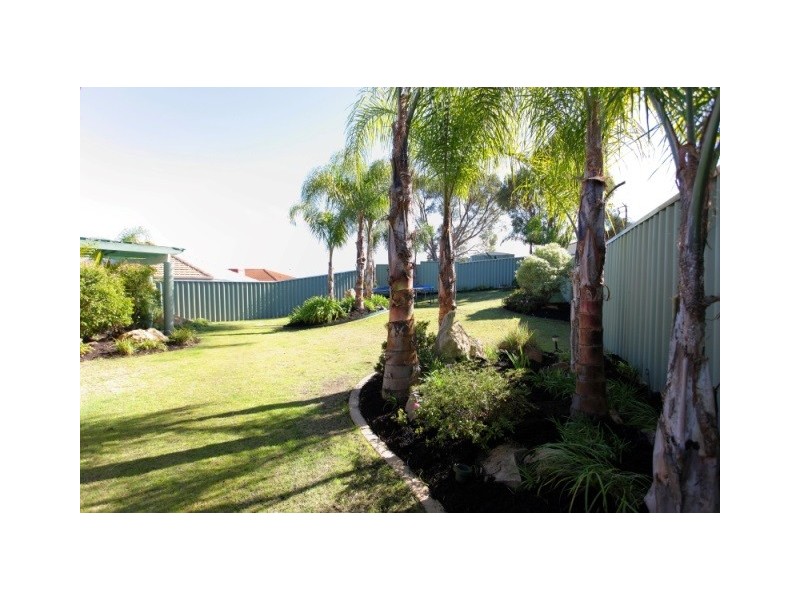 20 Woodland Dale, Canning Vale WA 6155