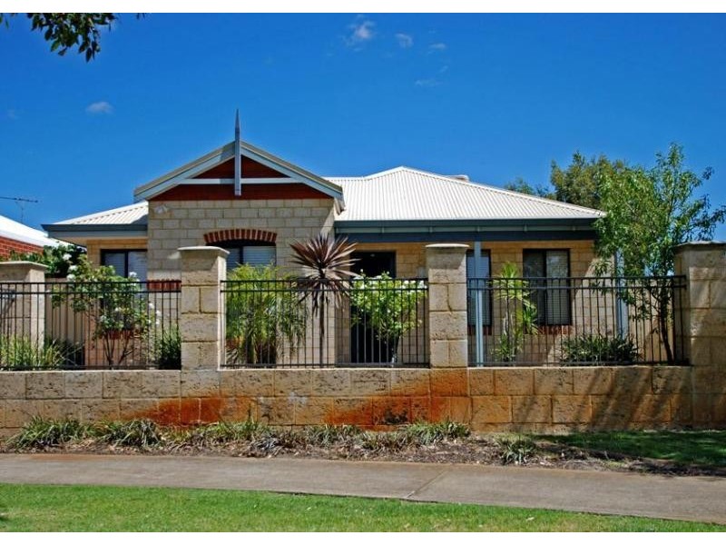 1 Village Lane, Success WA 6164