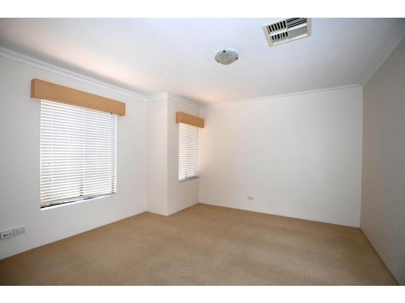 1 Village Lane, Success WA 6164