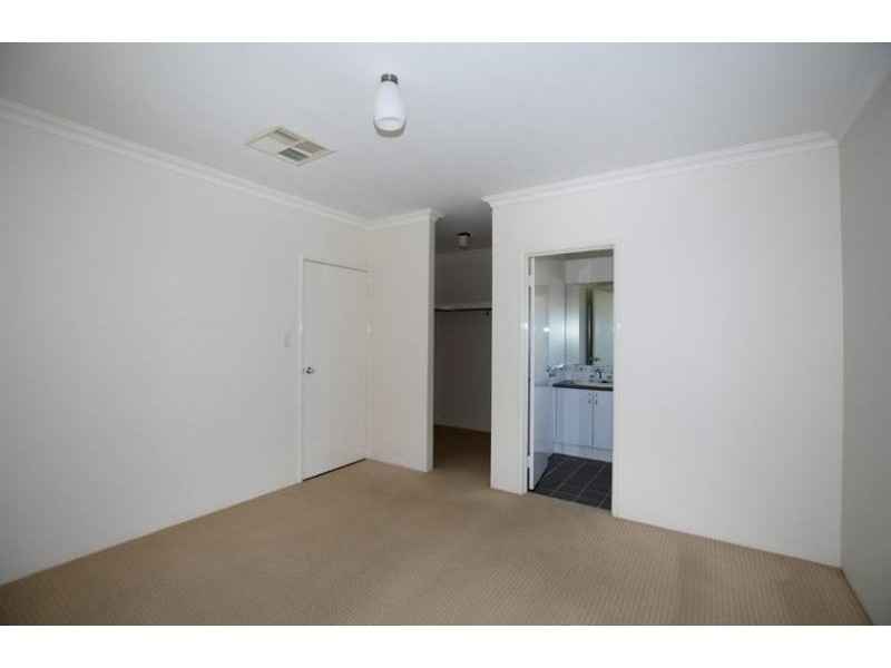 1 Village Lane, Success WA 6164