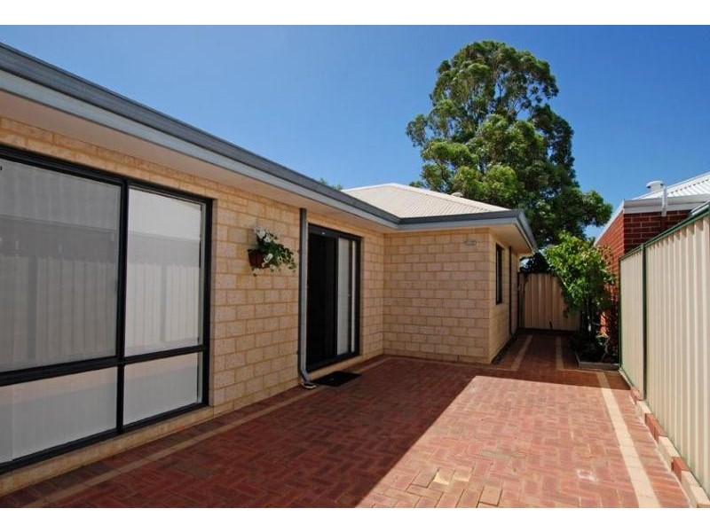1 Village Lane, Success WA 6164