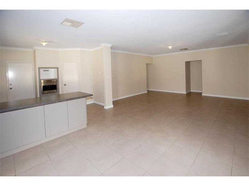 27 Meranda Lane, Success WA 6164