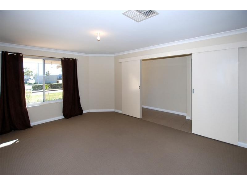 27 Meranda Lane, Success WA 6164