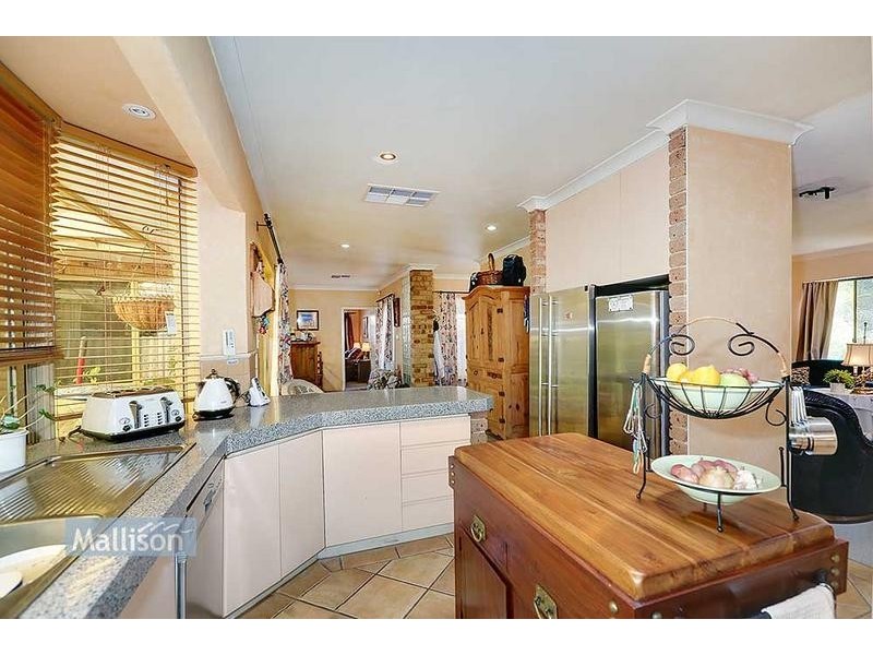 14 Stonecreek Close, Thornlie WA 6108