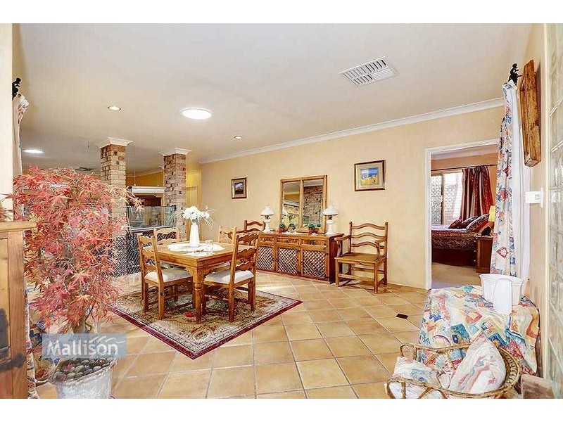 14 Stonecreek Close, Thornlie WA 6108