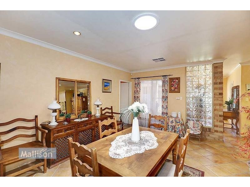 14 Stonecreek Close, Thornlie WA 6108