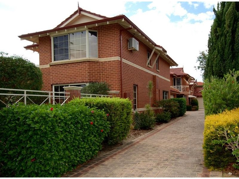 2/22 Daley Street, Yokine WA 6060