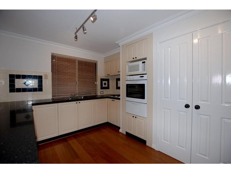 2/22 Daley Street, Yokine WA 6060