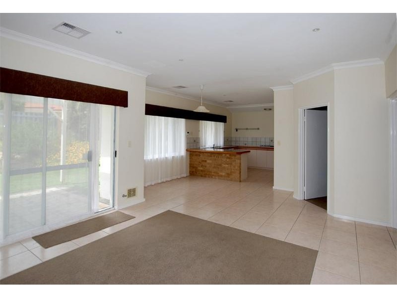 11 Long Beach Promenade, Mindarie WA 6030