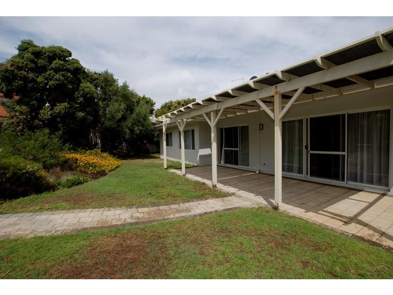 11 Long Beach Promenade, Mindarie WA 6030