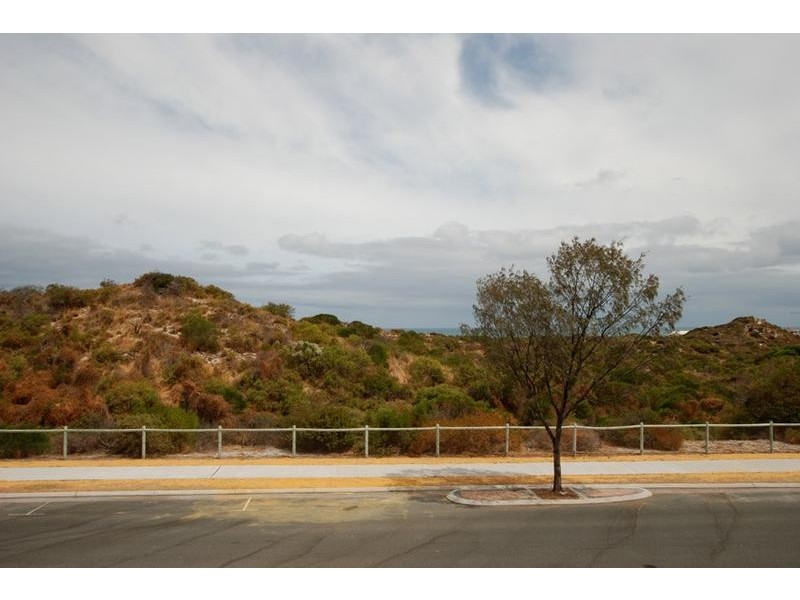 11 Long Beach Promenade, Mindarie WA 6030
