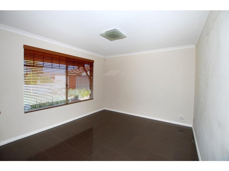 2a Somerset Rise, Kardinya WA 6163
