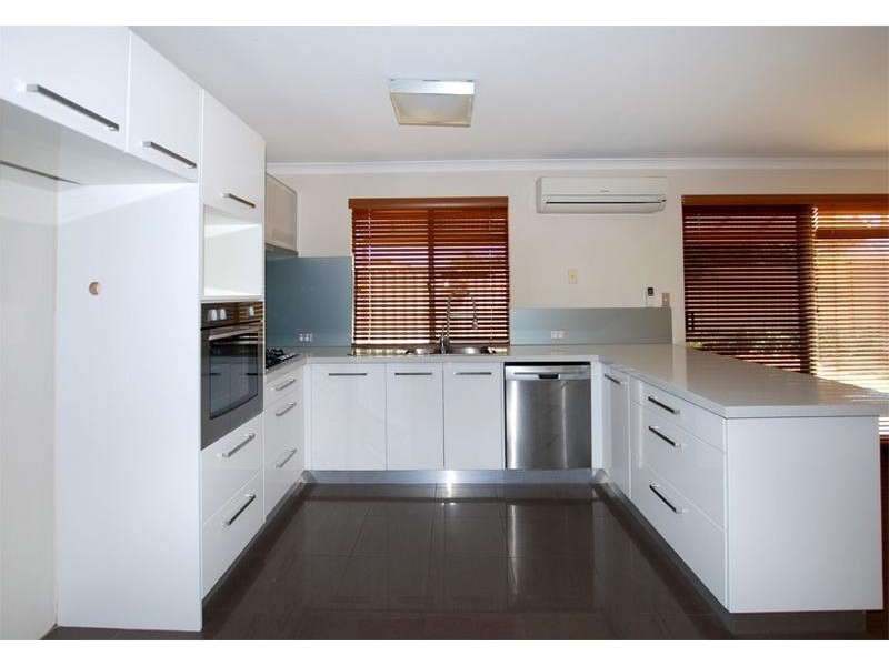 2a Somerset Rise, Kardinya WA 6163