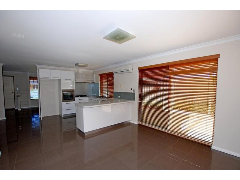 2a Somerset Rise, Kardinya WA 6163