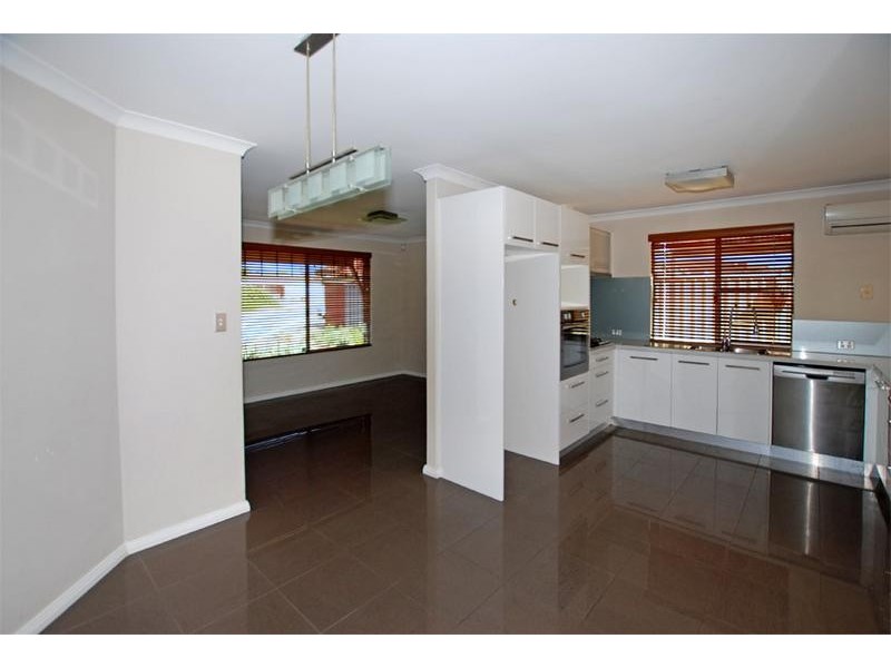 2a Somerset Rise, Kardinya WA 6163