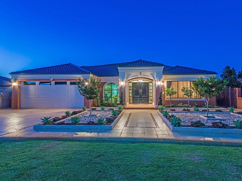 11 Santalum Retreat, Canning Vale WA 6155