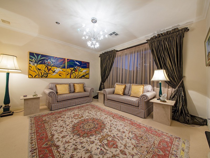 11 Santalum Retreat, Canning Vale WA 6155