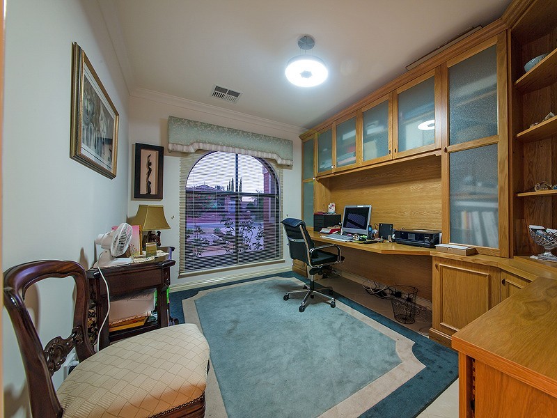 11 Santalum Retreat, Canning Vale WA 6155