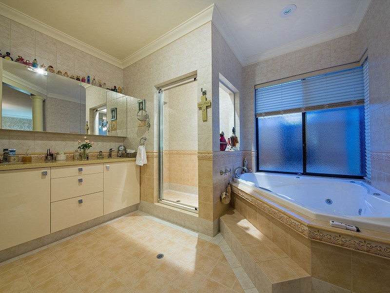 11 Santalum Retreat, Canning Vale WA 6155