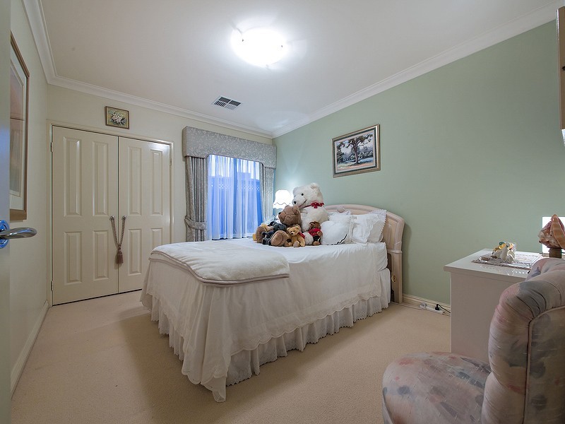 11 Santalum Retreat, Canning Vale WA 6155