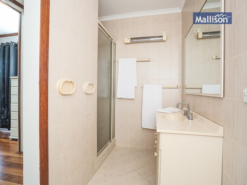 6 Eatts Road, Roleystone WA 6111