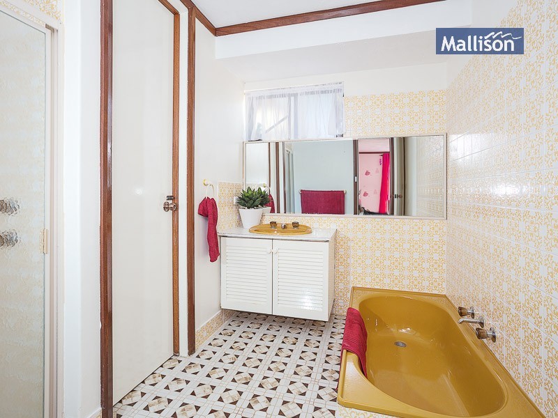 6 Eatts Road, Roleystone WA 6111