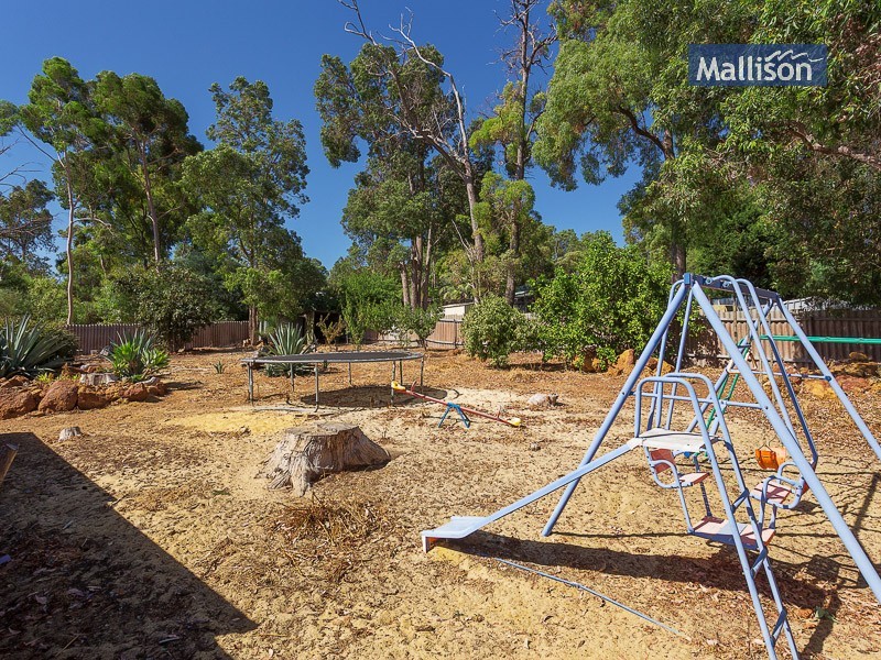 6 Eatts Road, Roleystone WA 6111