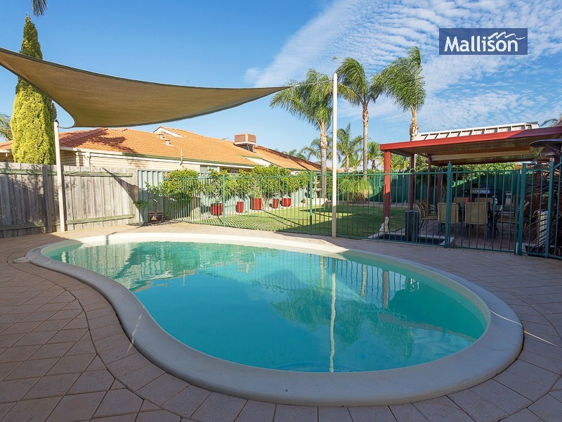 5 Wisteria Place, Thornlie WA 6108
