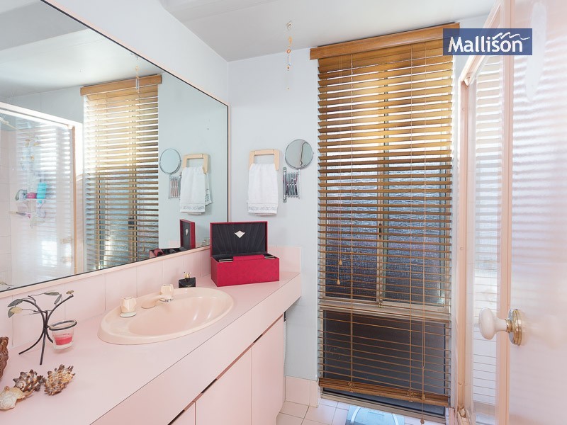 5 Wisteria Place, Thornlie WA 6108