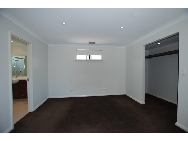 2/217 Coode Street, Como WA 6152