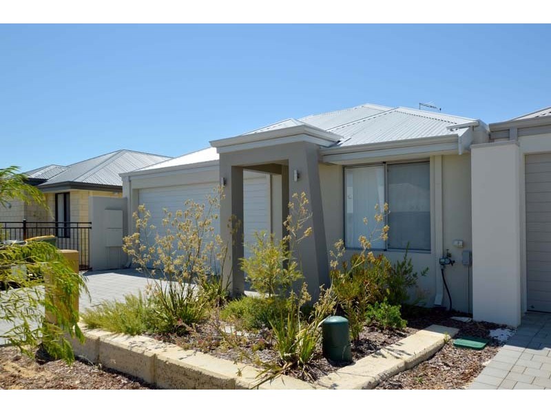 10B Terracina Parkway, Piara Waters WA 6112