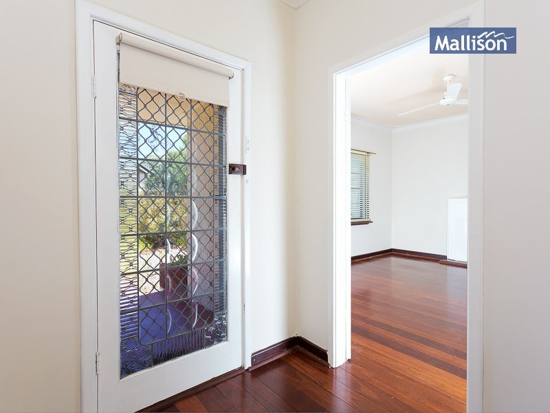 15 Williams Road, Melville WA 6156