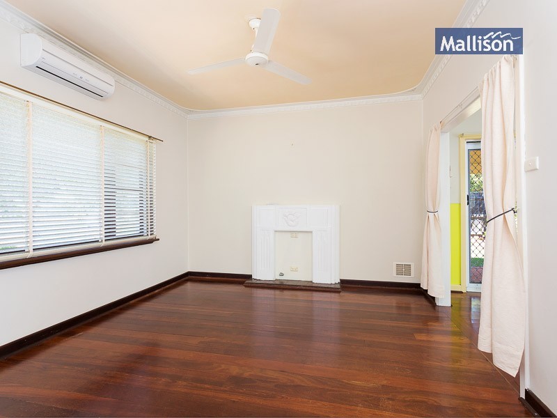 15 Williams Road, Melville WA 6156