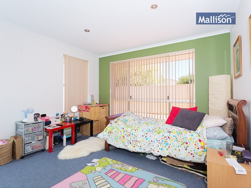 32 Salesian Court, Queens Park WA 6107