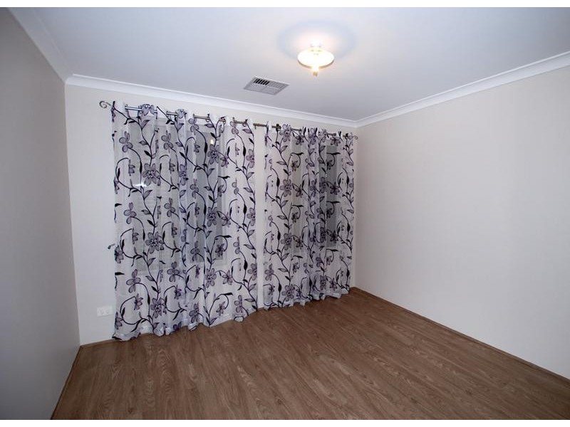 80 Elkhorn Avenue, Southern River WA 6110