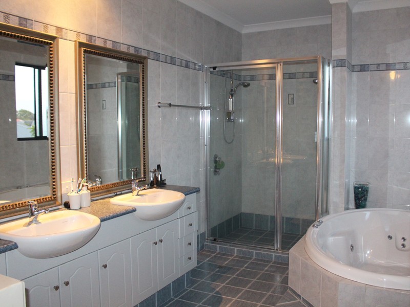 26 Chivalry Way, Atwell WA 6164