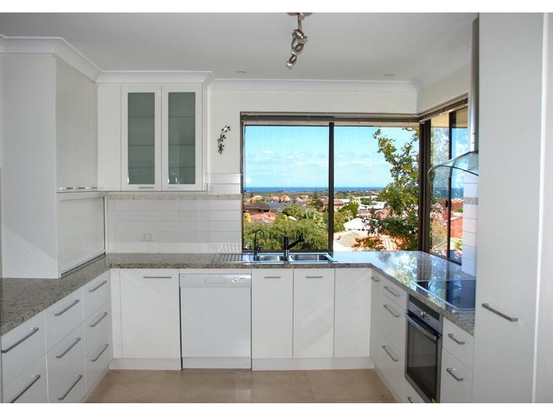 6 Cuttle Court, Mullaloo WA 6027