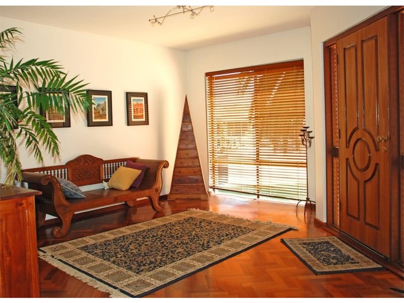 6 Cuttle Court, Mullaloo WA 6027