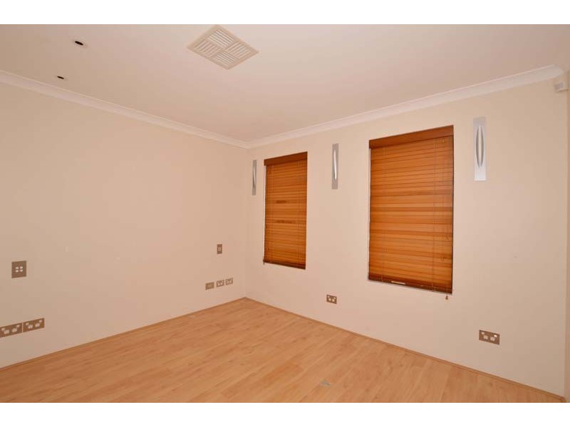 1 Cressida Parkway, Success WA 6164