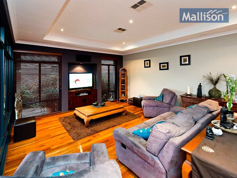 25 Dunbar Way, Canning Vale WA 6155