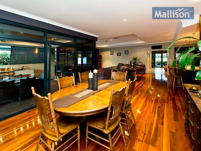 25 Dunbar Way, Canning Vale WA 6155